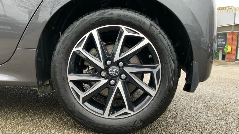 Toyota Yaris 1.5 Hybrid Design 5dr CVT Hybrid Hatchback